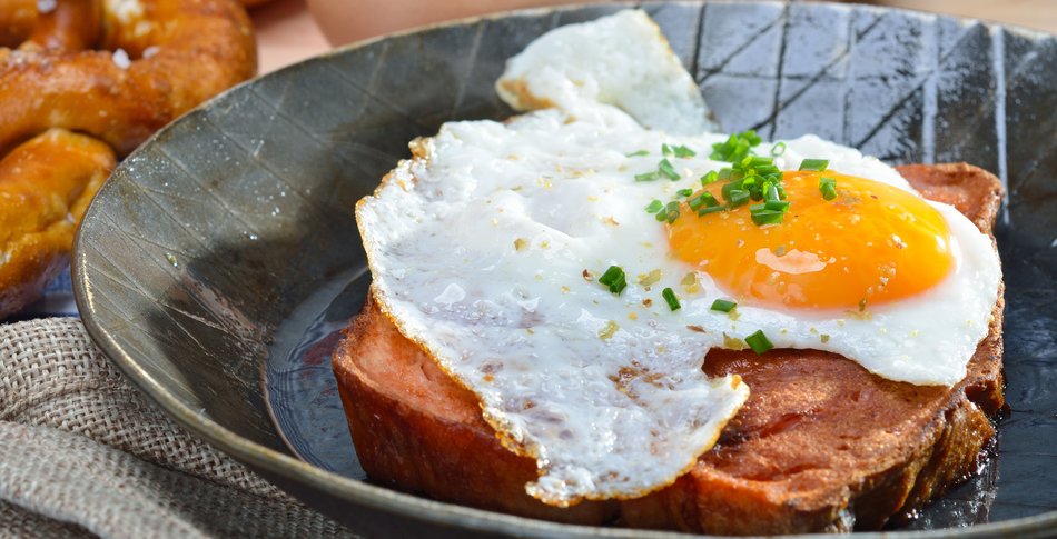 Fried meat loaf with fried egg